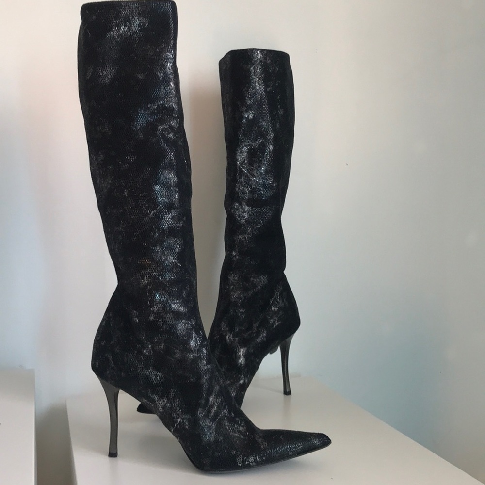 🔥these are 🔥Sexy 💯 Italian made knee high